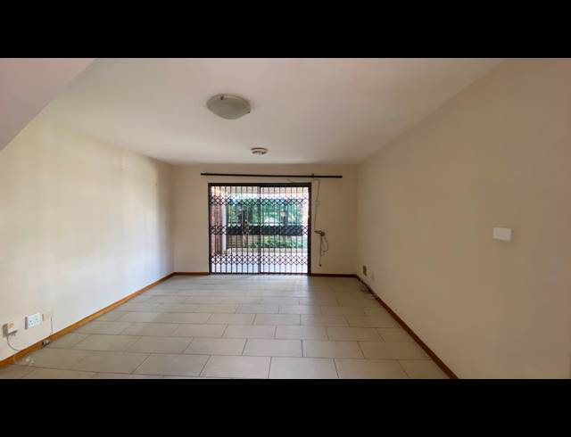 3 BEDROOM FLAT TO LET IN GLENWOOD